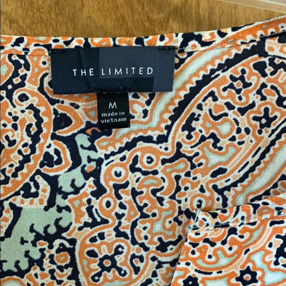 Light weight blouse - Picture 3 of 4